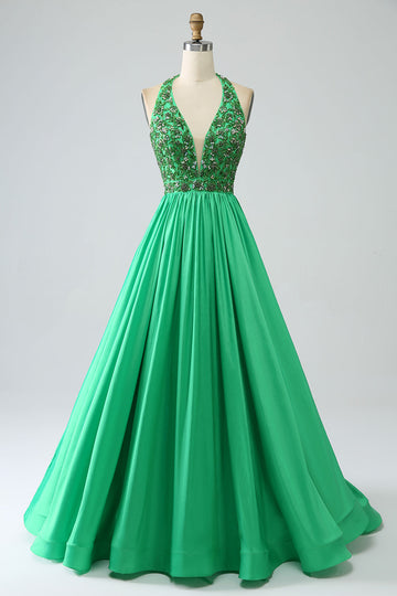 Vestido de fiesta halter verde satinado con abalorios